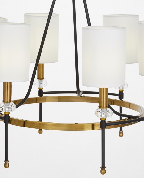 elegancki żyrandol sufitowy kryształowy z białymi abażurami i złotymi detalami rodezio w6 od lumina deco