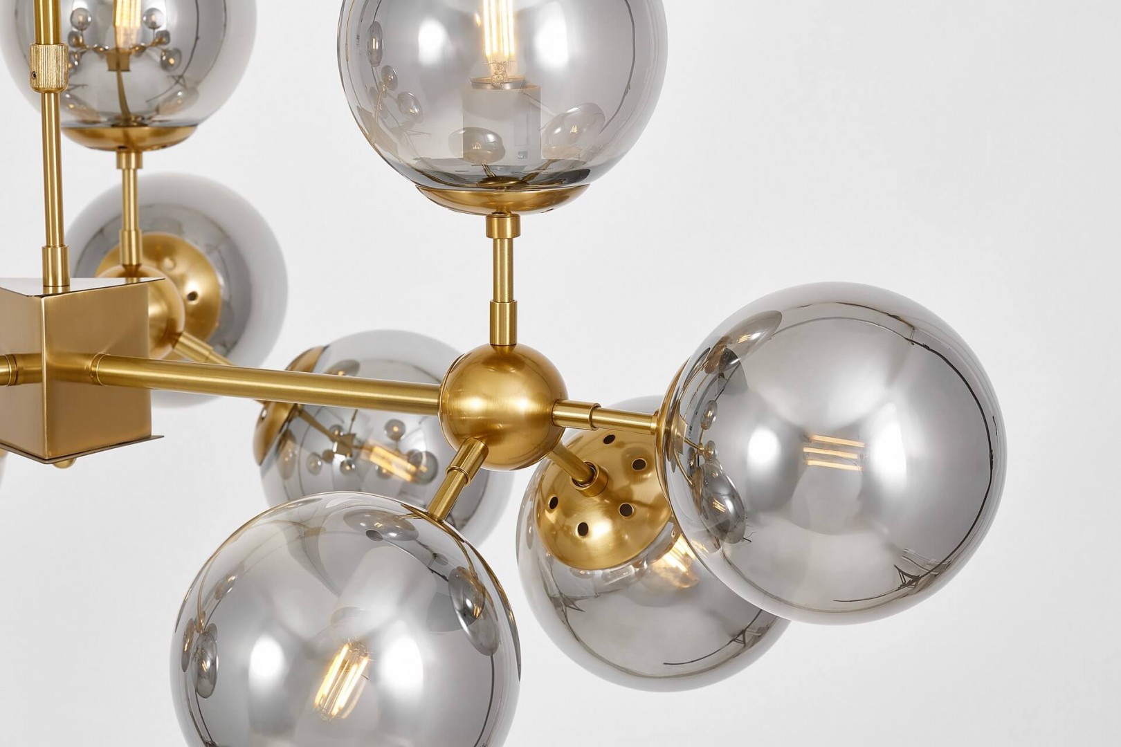 NOWOCZESNA LAMPA WISZĄCA MOSIĘŻNA ZODIAK W12