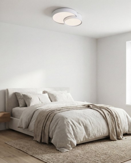 biała lampa sufitowa plafon duo w sypialni miękkie światło nad łóżkiem nowoczesna forma producent Lampit model Nevo Duo D40