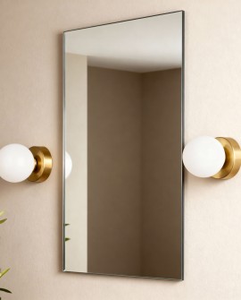 kinkiet Marsiada W1 przy lustrze mosiężna lampa ścienna z białą kulą szklaną do łazienki Lumina Deco