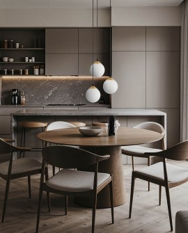 Lampa wisząca Lampit z trzema białymi kulami i złotymi detalami, nowoczesne oświetlenie nad stołem w kuchni