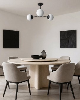 czarna lampa wisząca z trzema mlecznymi kulami zawieszona nad stołem subtelne oświetlenie sypialni lampit FINO RING W3