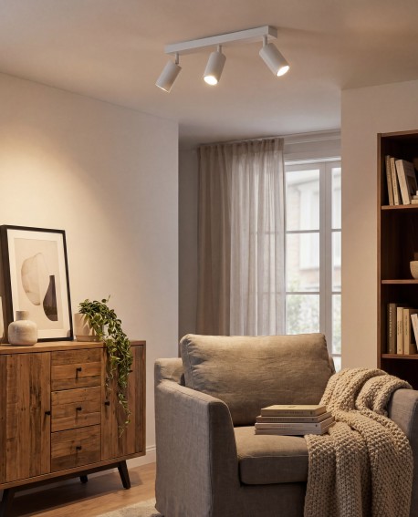 biała lampa sufitowa Lampit NEO W3 z trzema regulowanymi reflektorami LED, doskonała do oświetlenia nowoczesnego biura