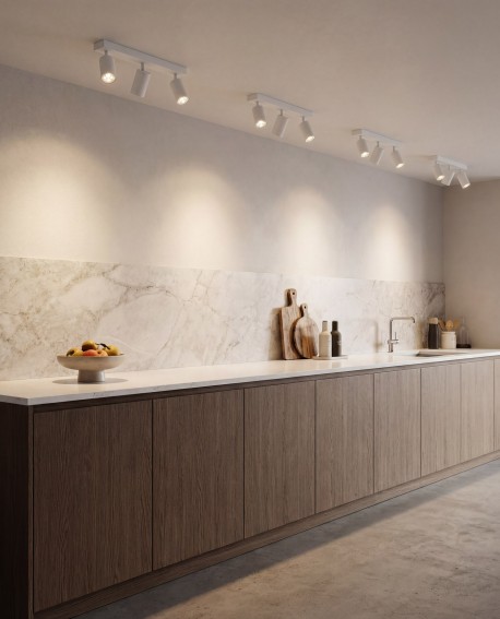 elegancka lampa sufitowa biała Lampit NEO W3 z trzema punktami świetlnymi idealna do przestrzeni pracy