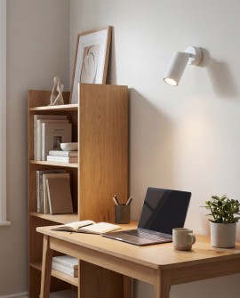 lampa ścienna kinkiet Lampit do garderoby i korytarza minimalistyczny design dobrze doświetla półki i wnęki