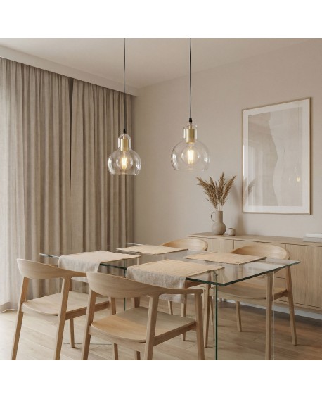 minimalistyczna lampa wisząca złoty metal i kulisty klosz nad blatem kuchni model MORO 1A stylowe światło od producenta Lampit