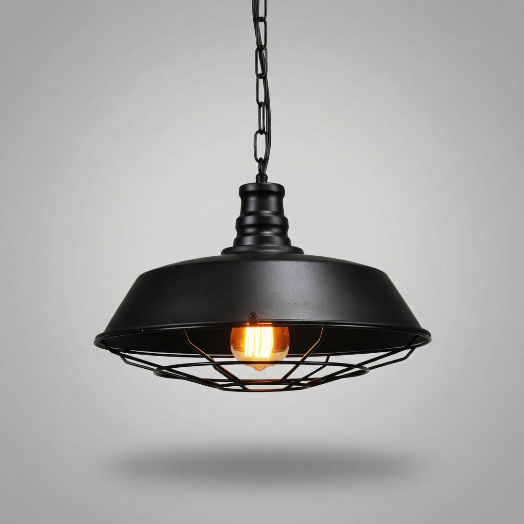Lampa loft z dużym kloszem i widoczną konstrukcją kratki
