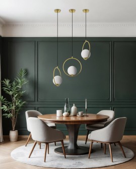 Lampa wisząca nad stół z okrągłą ramą i białą kulą Lampit prezentuje model Vero 1A w aranżacji jadalni