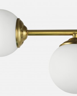 Zbliżenie na złoty uchwyt i biały szklany klosz lampy FINO 3 Lampit
