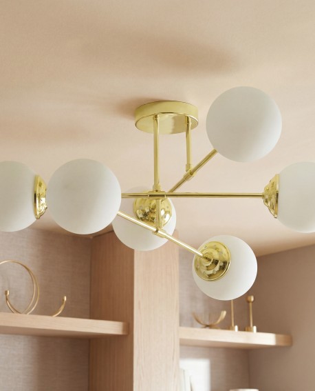 Sufitowa lampa FINO W6 z białymi kloszami Lampit na tle nowoczesnego wnętrza