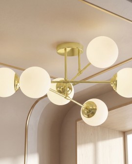 Nowoczesna lampa wisząca FINO W6 Lampit z białymi kloszami na tle sufitu