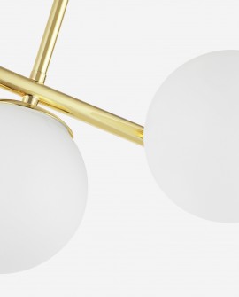 Białe kule ze szkła mlecznego i złoty metal w lampie wiszącej LEDO 3