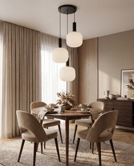 Potrójna lampa wisząca GATO W3 marki Lumina Deco zawieszona nad stołem w nowoczesnej jadalni