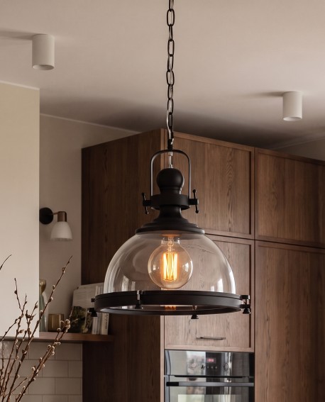 Wiszący zwis FALCO Lumina Deco wyraźnie widoczny nad blatem kuchennym