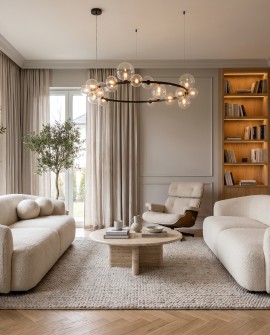 Czarna lampa wisząca MERIDO W24 Lumina Deco w nowoczesnym salonie z jasnymi sofami