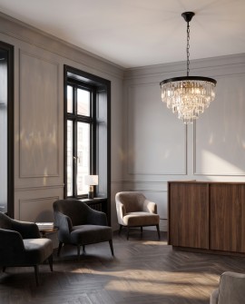 Lampa wisząca Capria czarny metal i kryształ w przestronnym pokoju dziennym