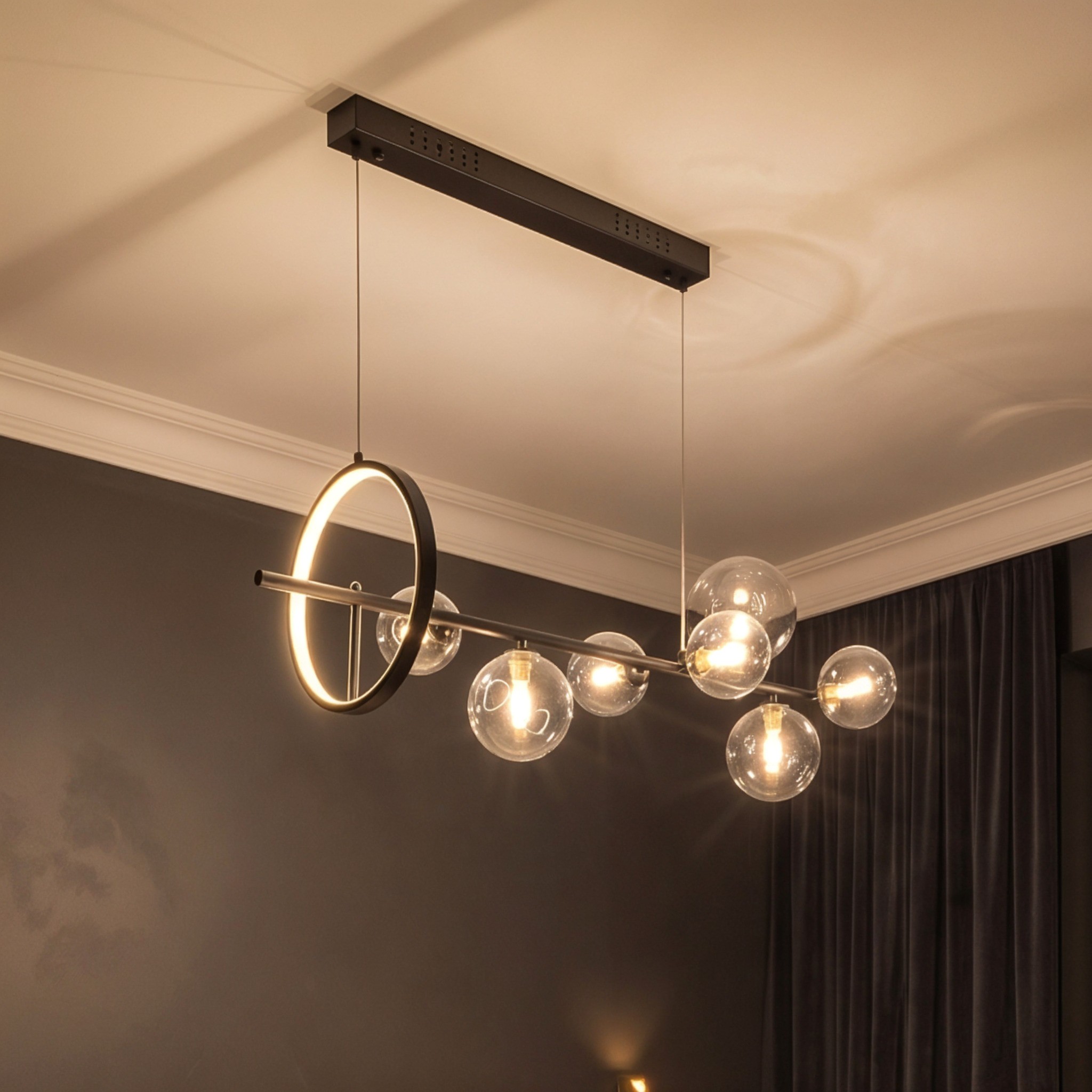 Nowoczesna lampa wisząca czarna MERIDO W7 we wnętrzu