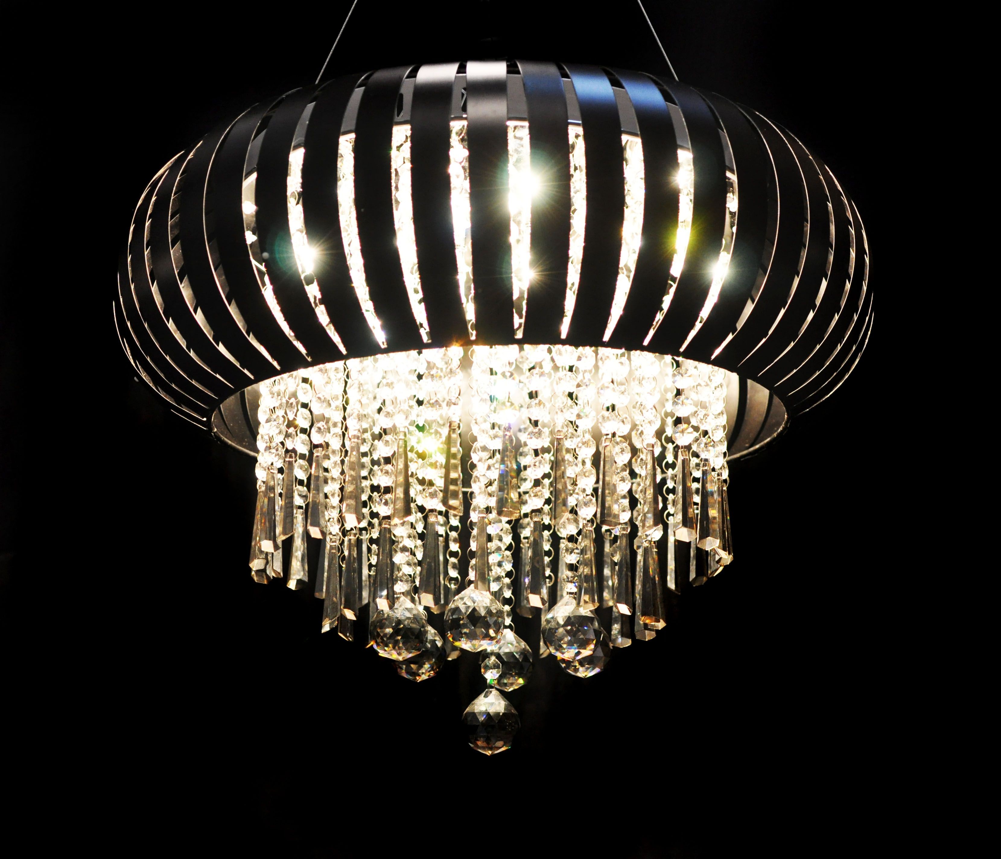 LAMPA WISZĄCA CZARNA ARMADA